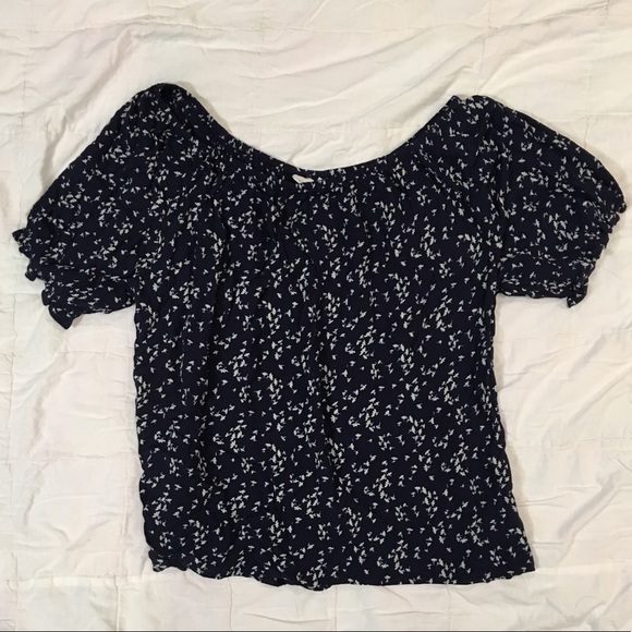 GAP Tops - Cute as a flower top!